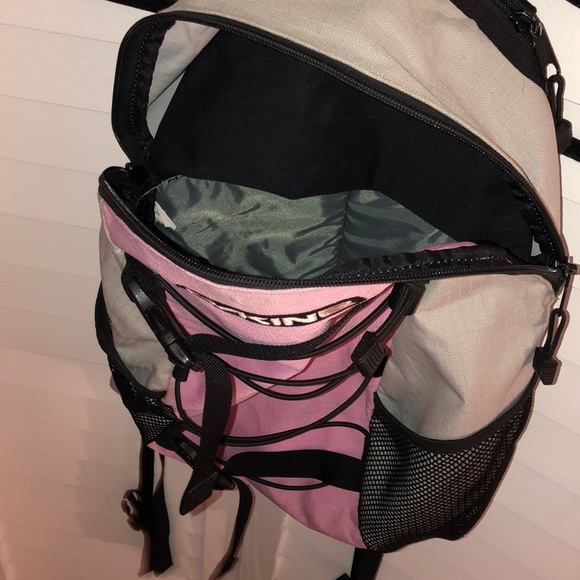 DAKINE backpack - Picture 3 of 8